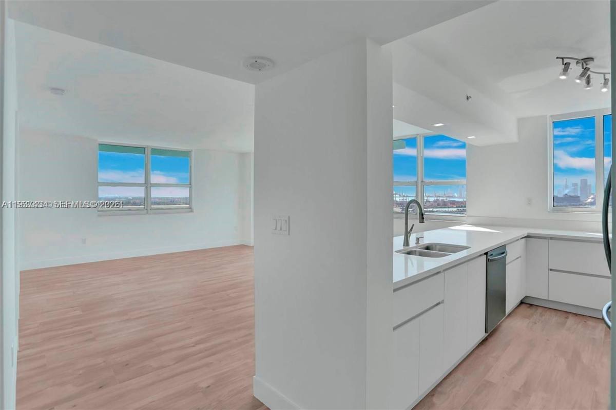 Apartment for rent at 650 W Ave #2001, Miami Beach, FL 33139