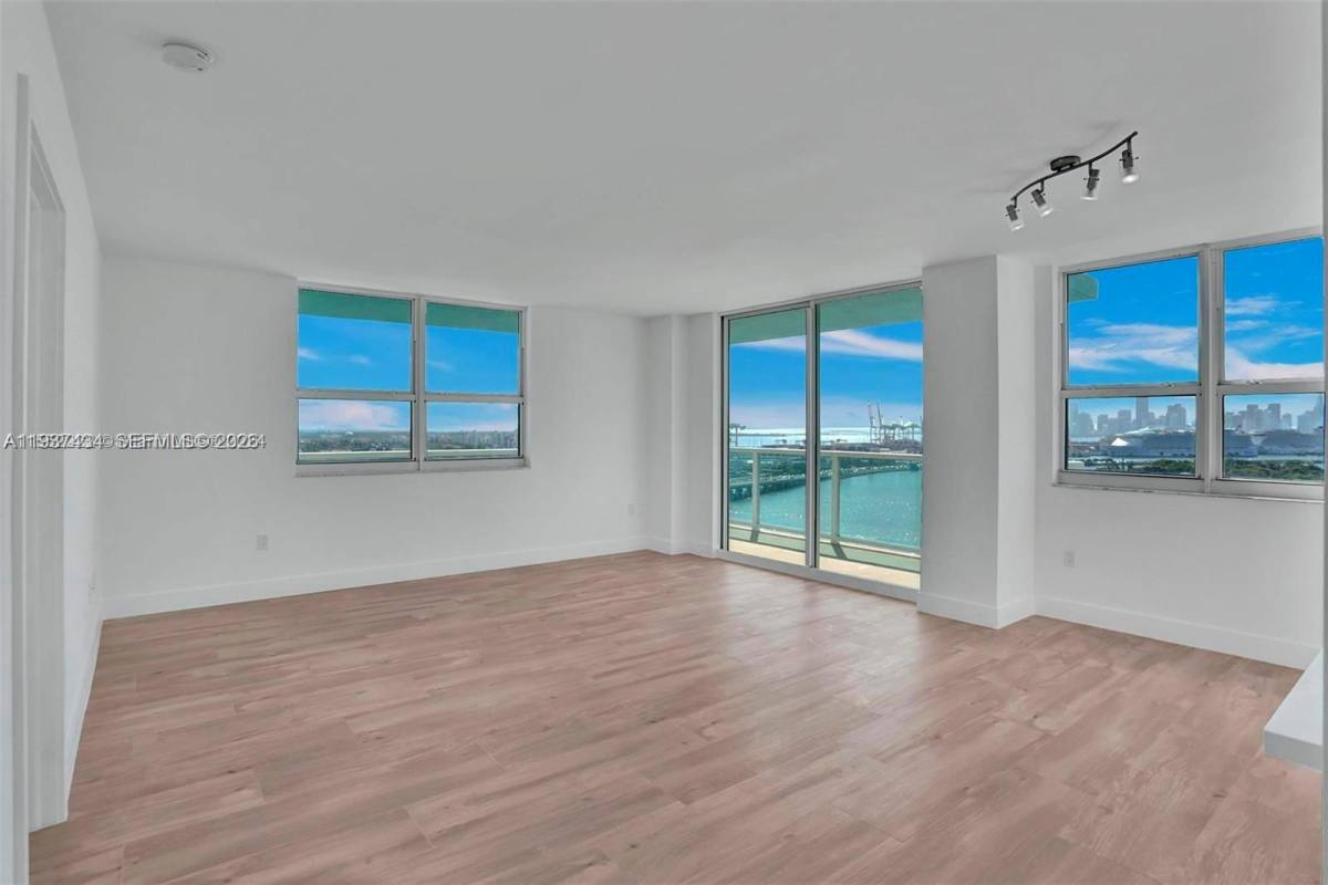 Apartment for rent at 650 W Ave #2001, Miami Beach, FL 33139