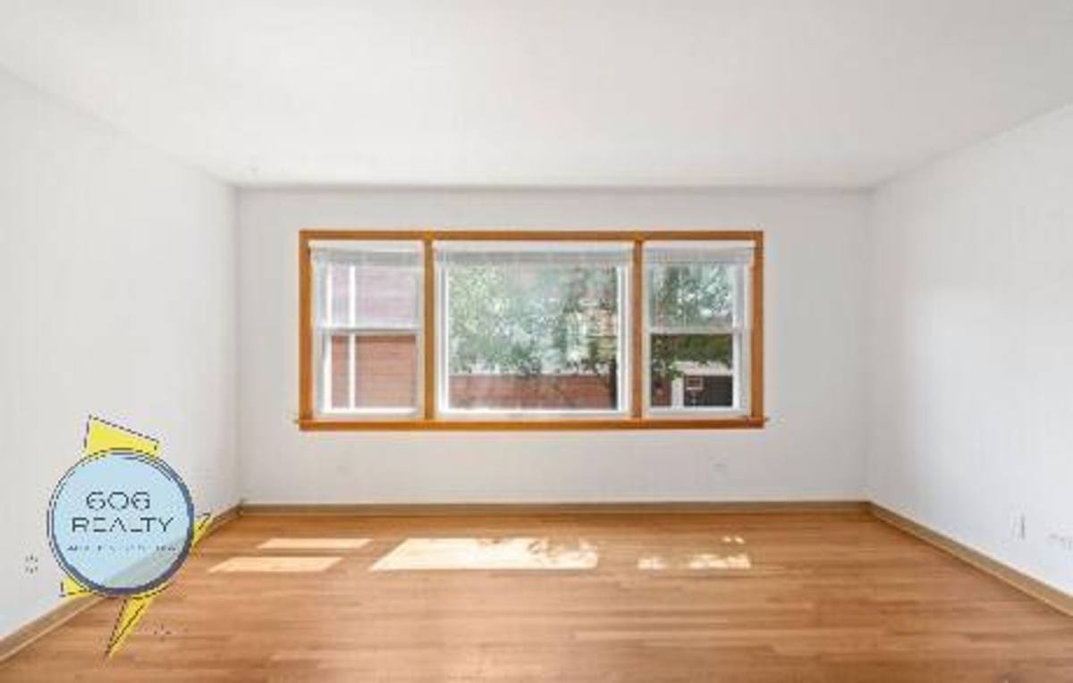 Apartment for rent at 9451 Maple Dr, Des Plaines, IL 60018