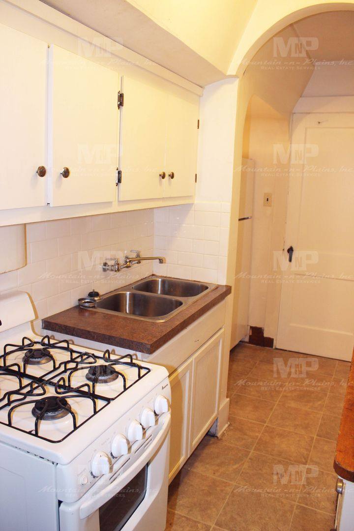 Townhouse for rent at 322 1 2 W Laurel St, Fort Collins, CO 80521