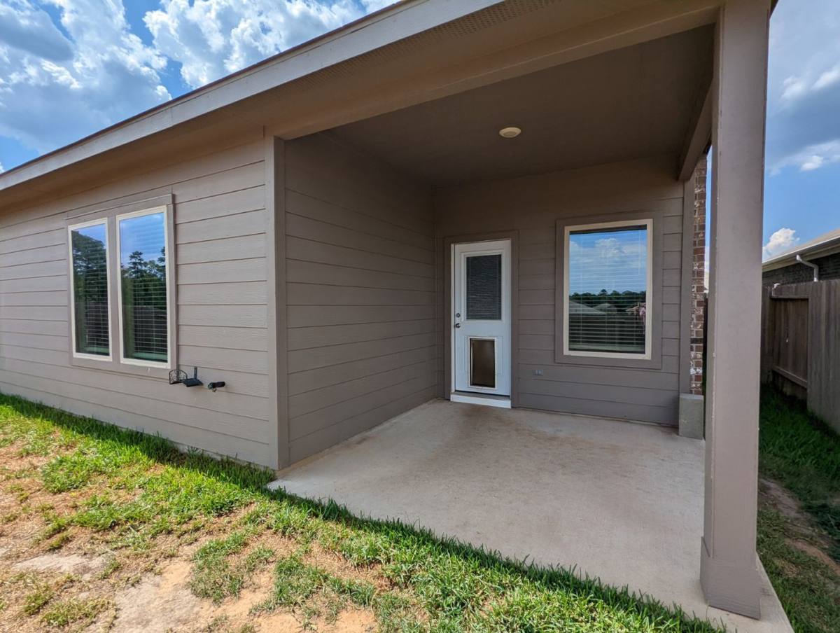 House for rent at 14541 Montclair Way, Magnolia, TX 77354