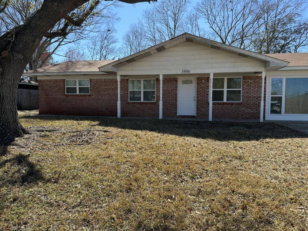 House for rent at 1003 Shirley Dr, Gulfport, MS 39503