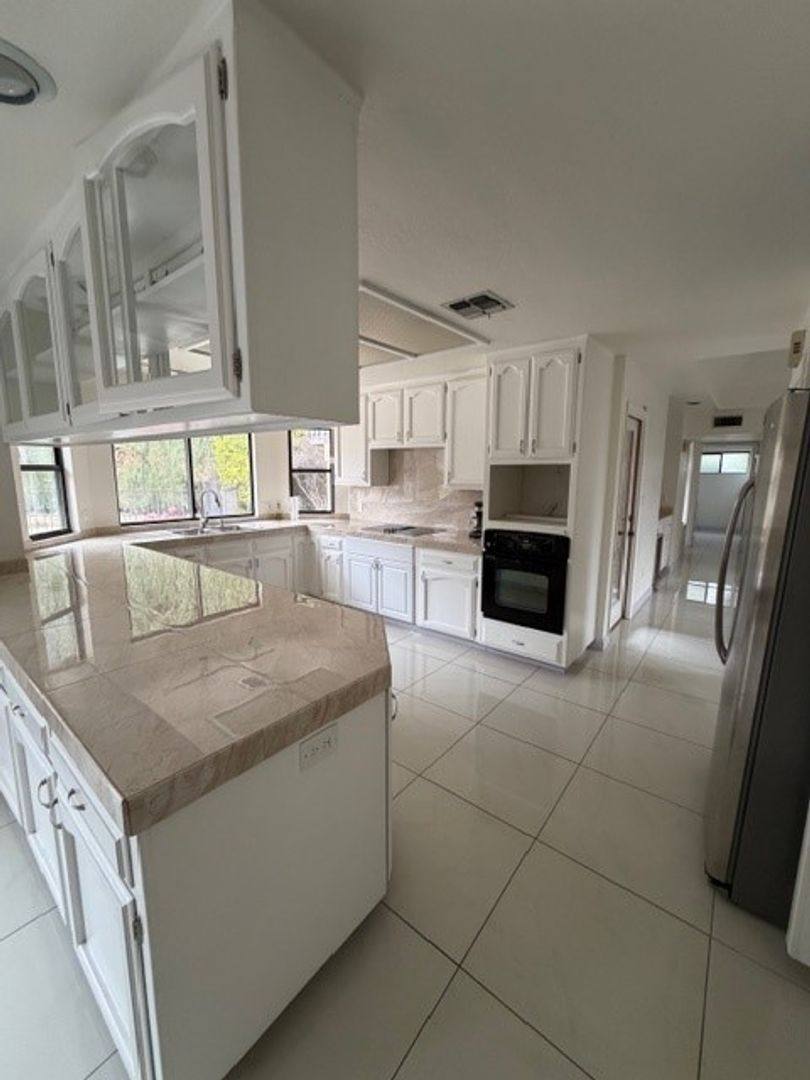 House for rent at 3428 Eastview Court, Bakersfield, CA 93306