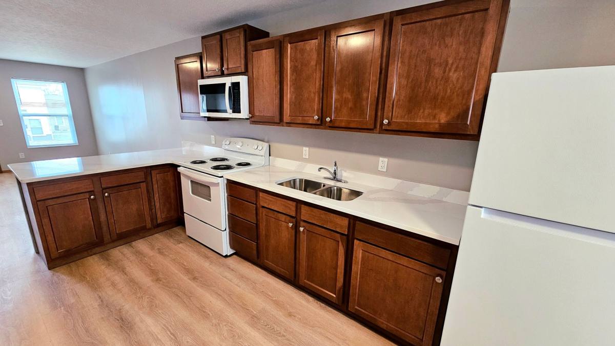 Townhouse for rent at 102 N Benton St, Mansfield, OH 44902
