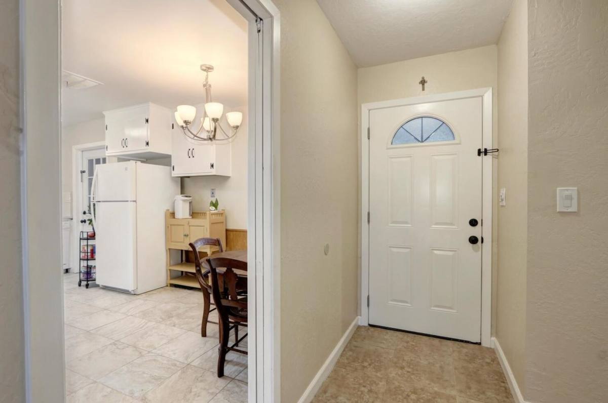 House for rent at 2081 Wakefield Way, Sacramento, CA 95822