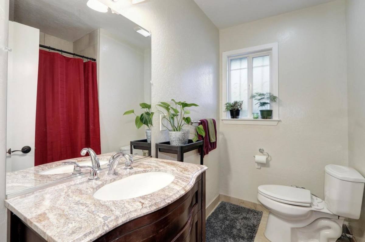 House for rent at 2081 Wakefield Way, Sacramento, CA 95822