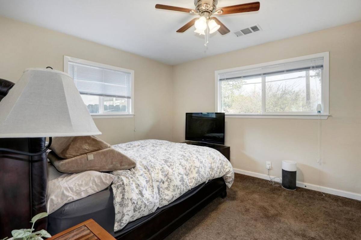 House for rent at 2081 Wakefield Way, Sacramento, CA 95822