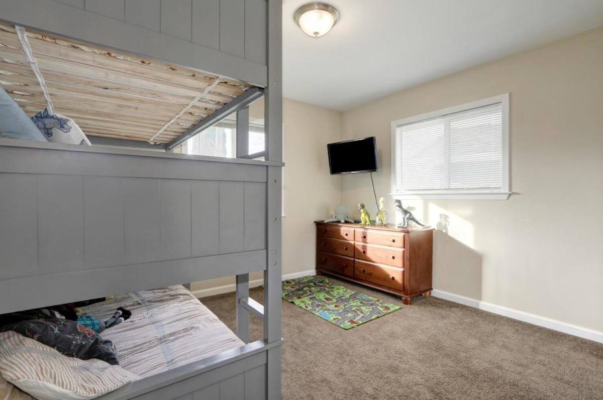 House for rent at 2081 Wakefield Way, Sacramento, CA 95822