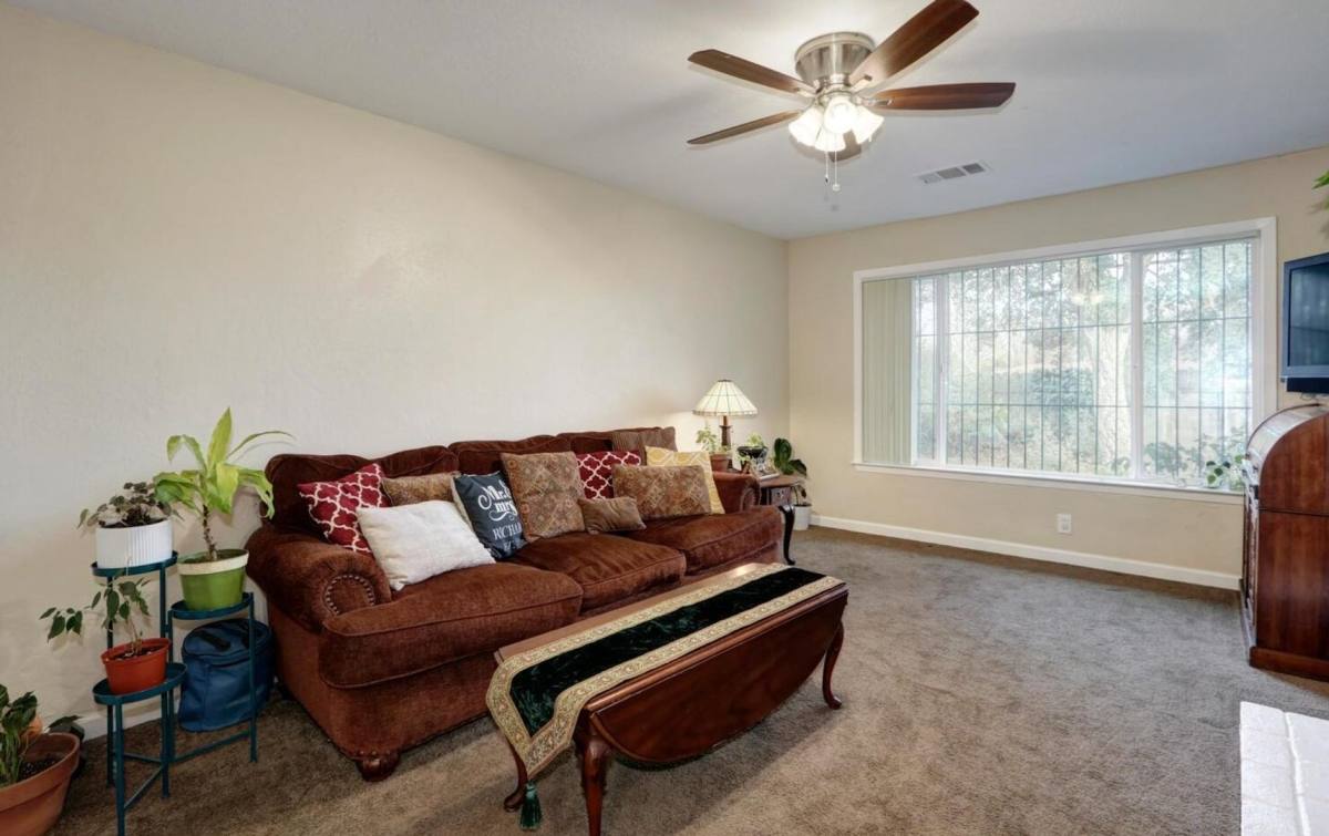 House for rent at 2081 Wakefield Way, Sacramento, CA 95822