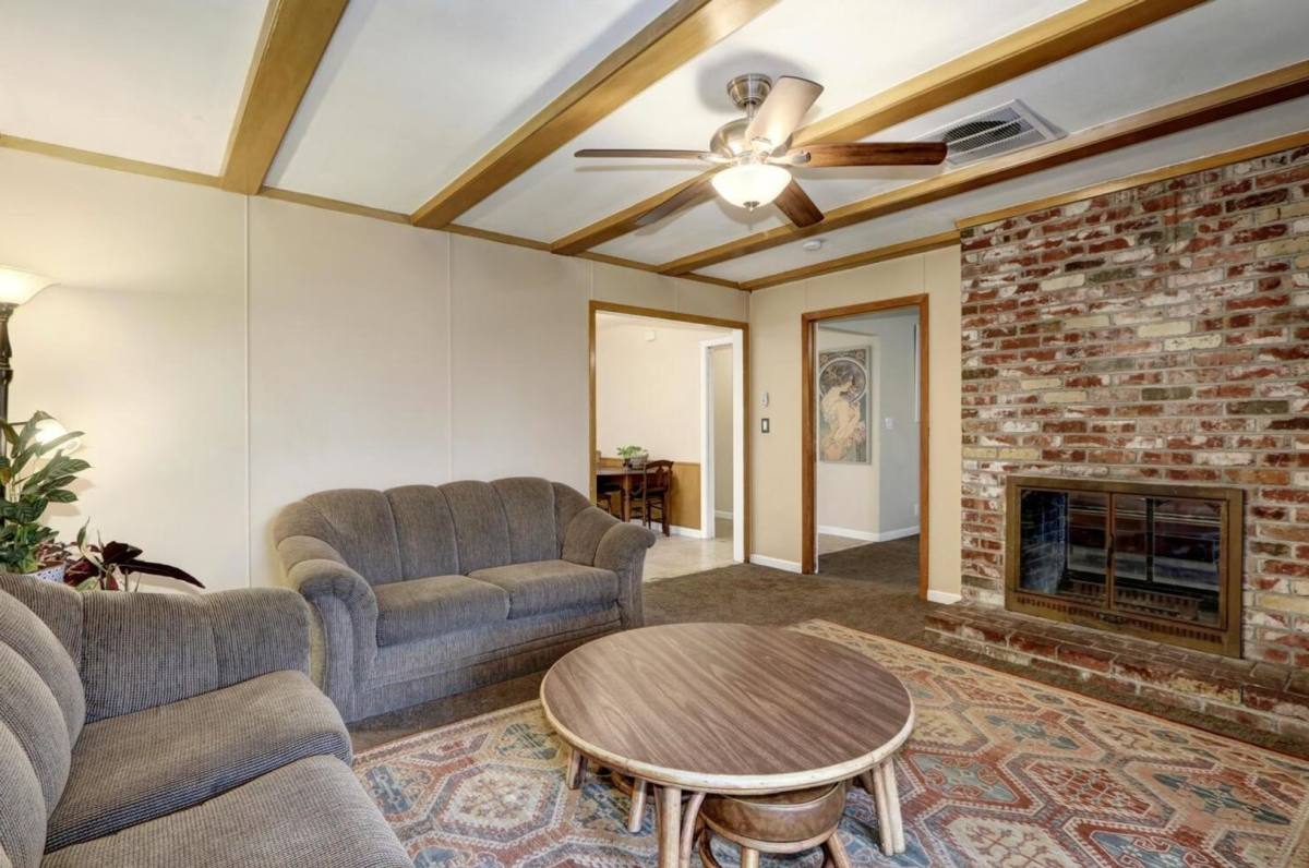 House for rent at 2081 Wakefield Way, Sacramento, CA 95822