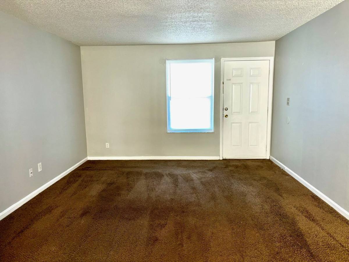 Townhouse for rent at 1519 Crums Lane, Louisville, KY 40216