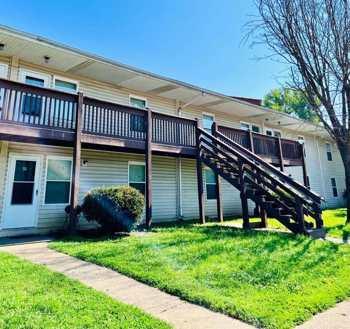 Townhouse for rent at 1519 Crums Lane, Louisville, KY 40216