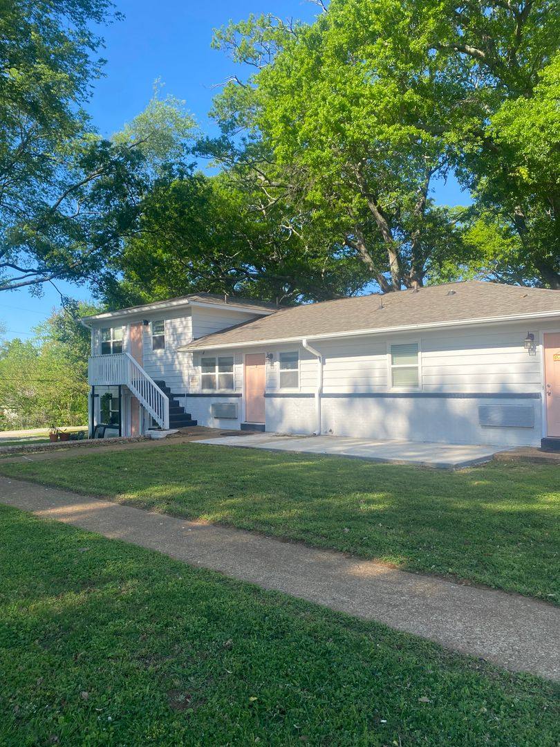 Apartment for rent at 1504 Oakwood Ave, Huntsville, AL 35811