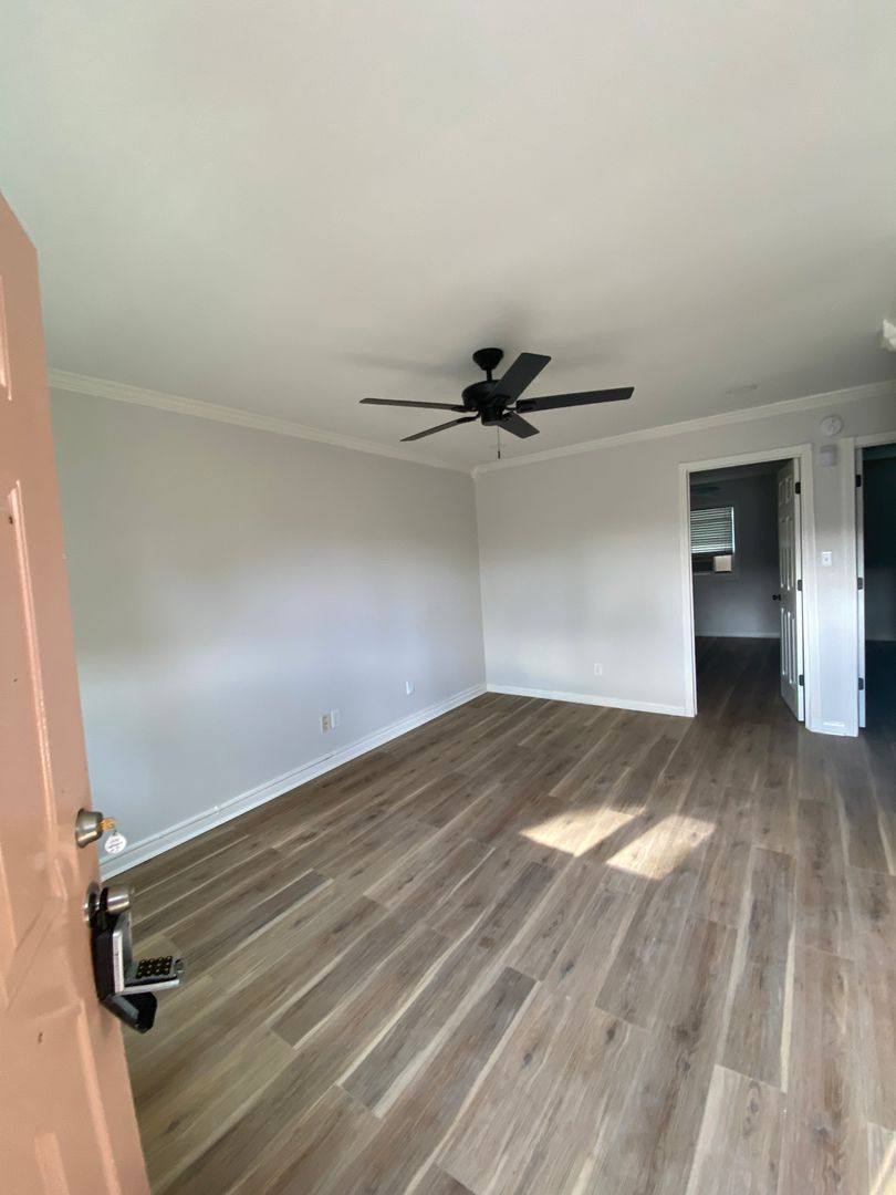 Apartment for rent at 1504 Oakwood Ave, Huntsville, AL 35811