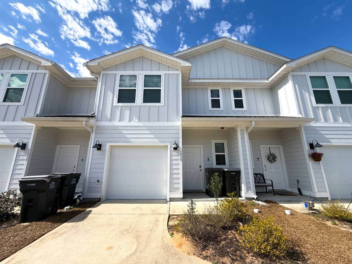 Townhouse for rent at 1559 Iroquois Court, Pensacola, FL 32534