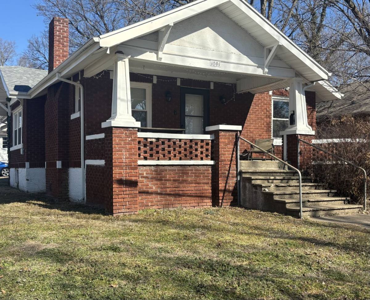 House for rent at 1001 E Loren St, Springfield, MO 65807