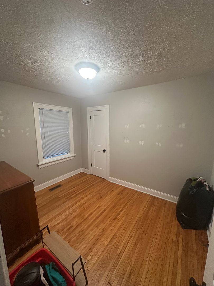 House for rent at 1001 E Loren St, Springfield, MO 65807