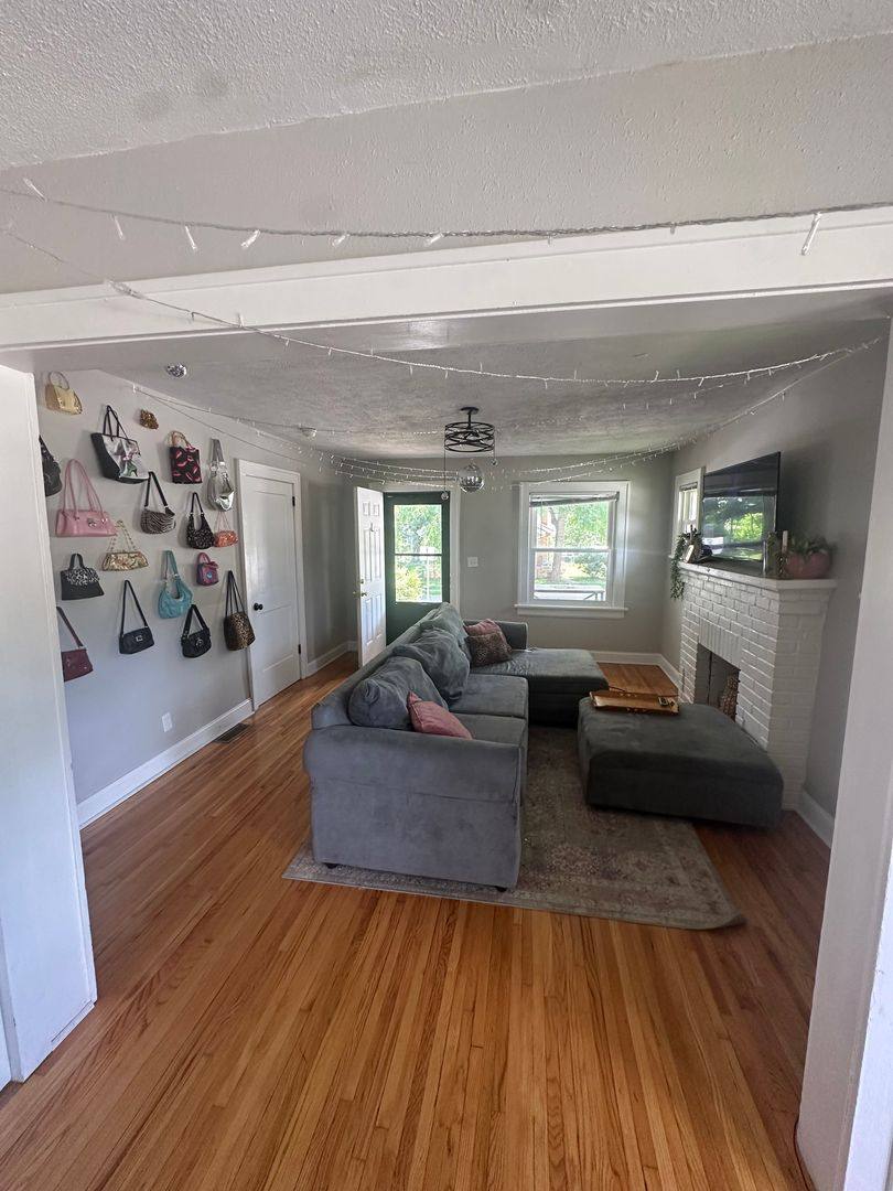 House for rent at 1001 E Loren St, Springfield, MO 65807