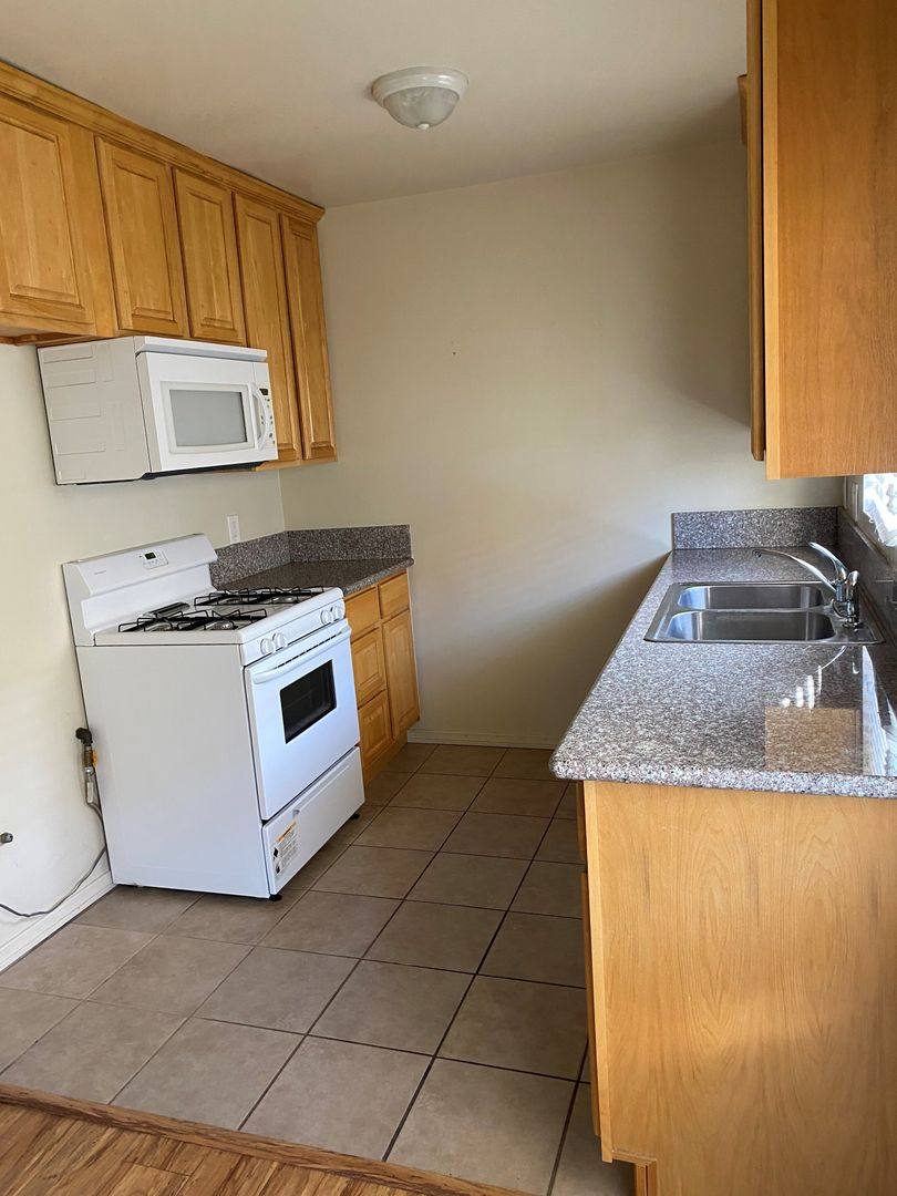 Apartment for rent at 501 S 7th St, Burbank, CA 91501