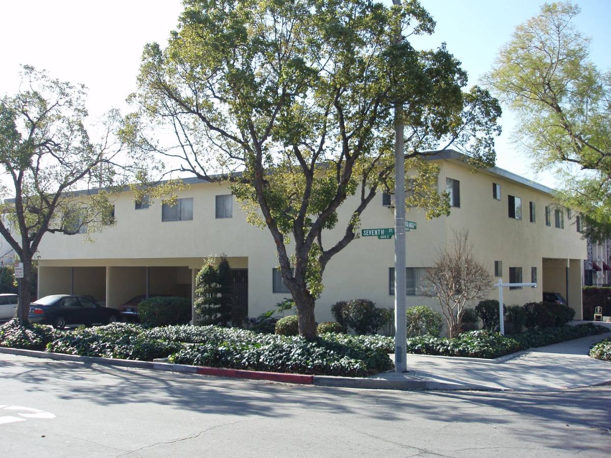 Apartment for rent at 501 S 7th St, Burbank, CA 91501