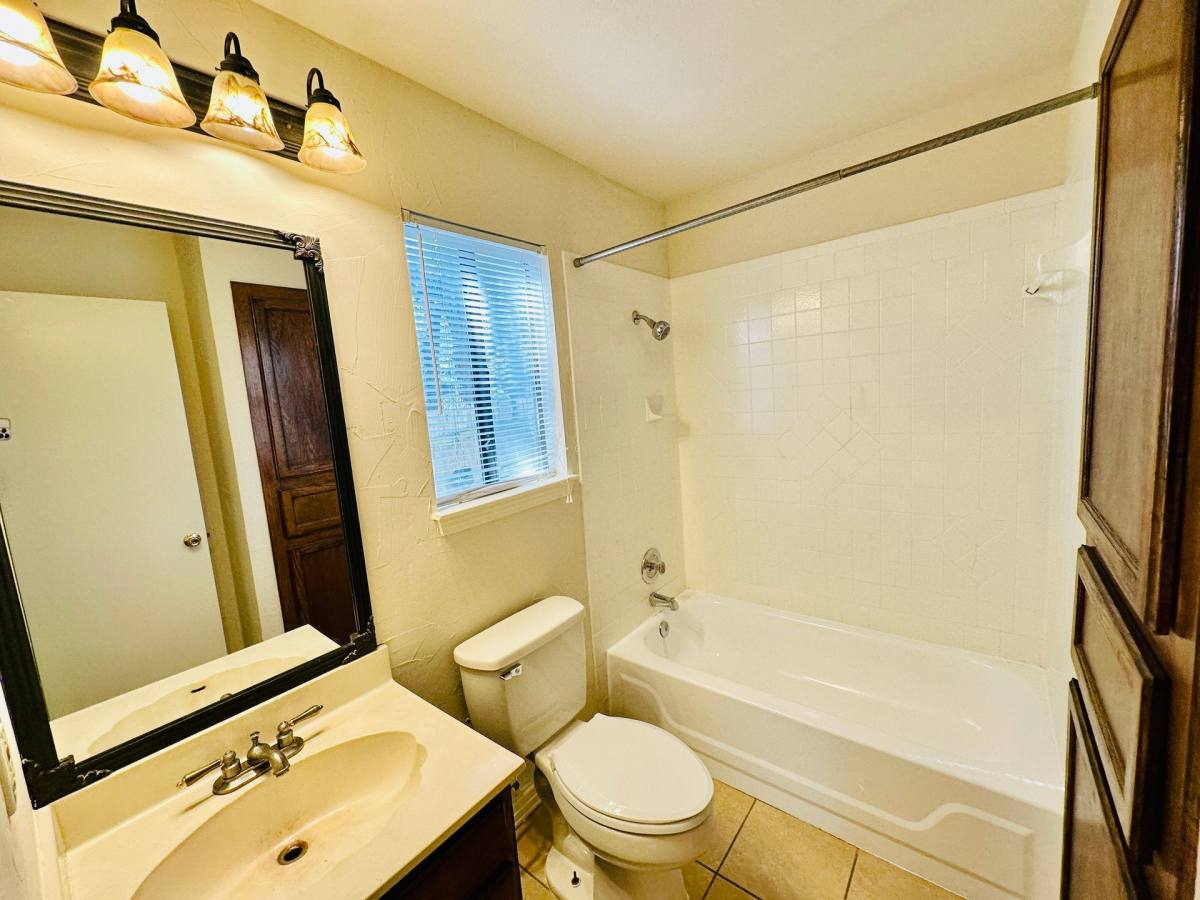 Apartment for rent at 6810 Deatonhill Dr #BUILDING 7, Austin, TX 78745