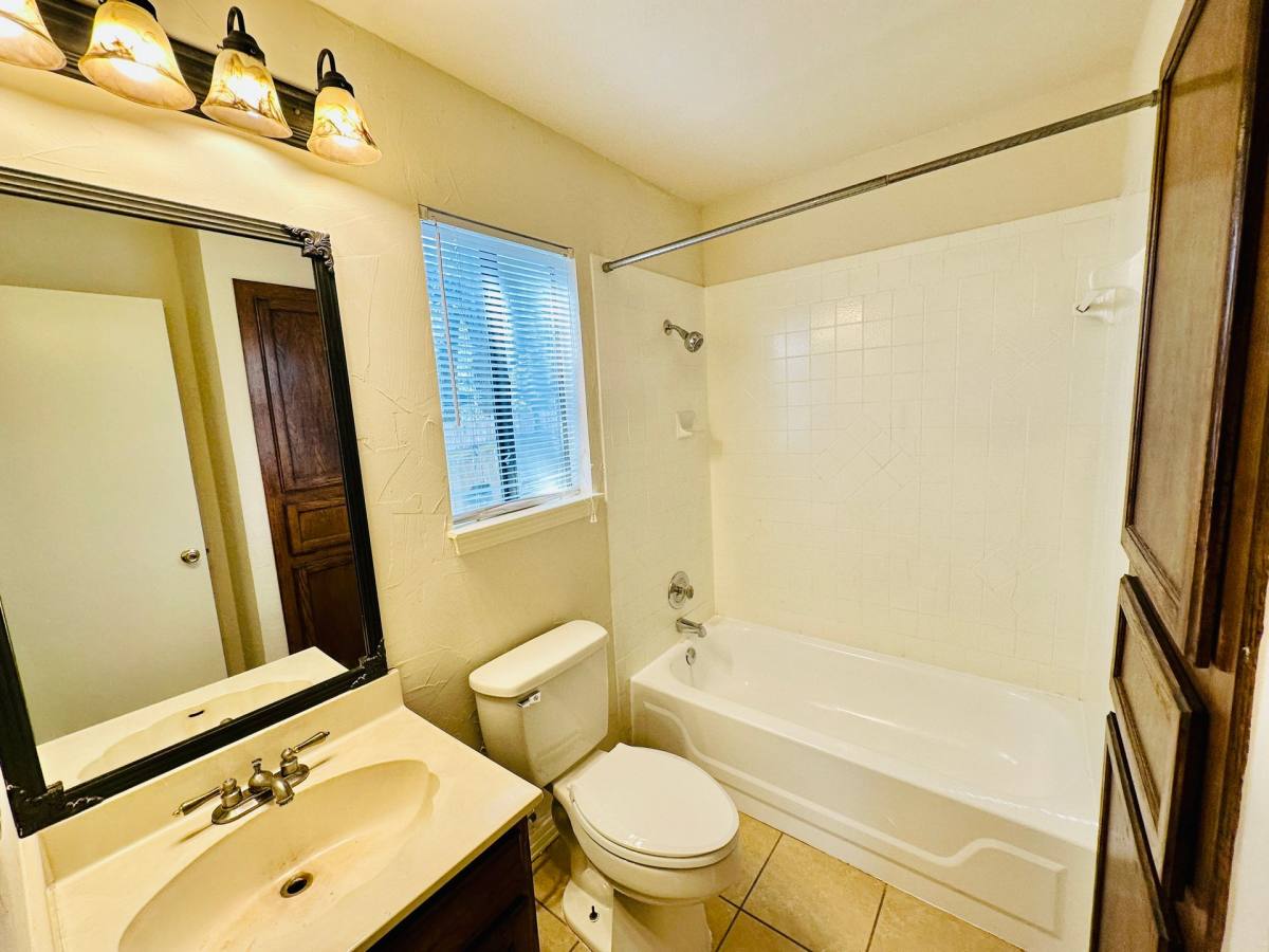 Apartment for rent at 6810 Deatonhill Dr #BUILDING 7, Austin, TX 78745