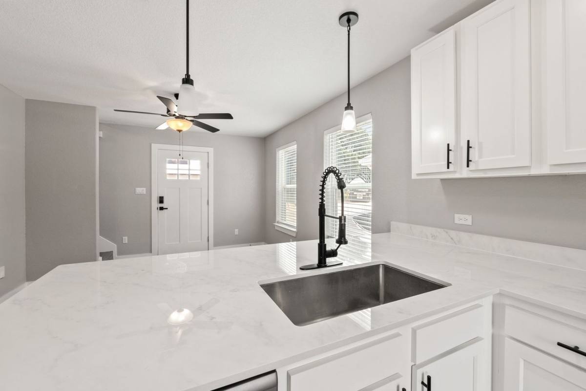 Townhouse for rent at 20 Tate Lane, Round Rock, TX 78665