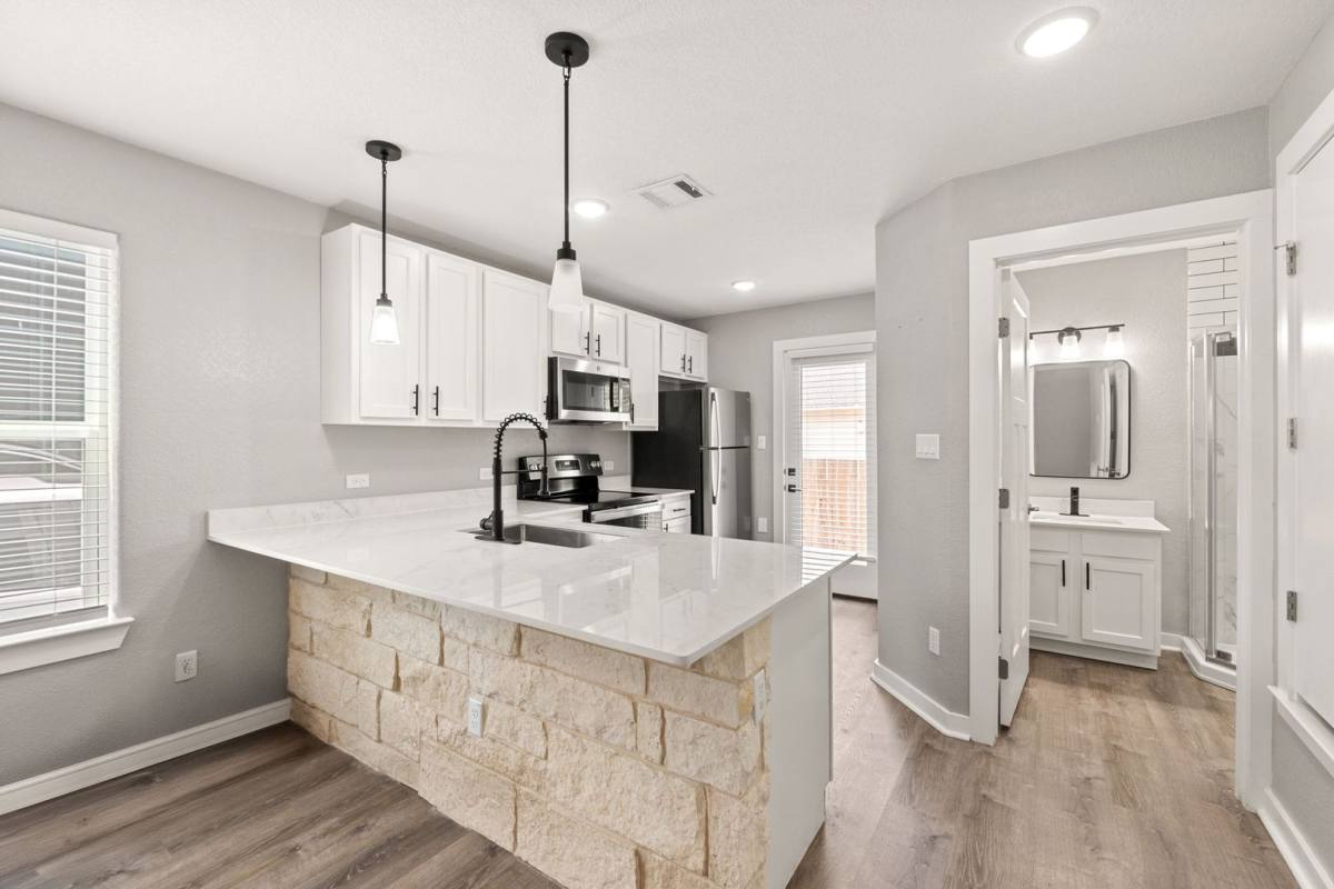 Townhouse for rent at 20 Tate Lane, Round Rock, TX 78665