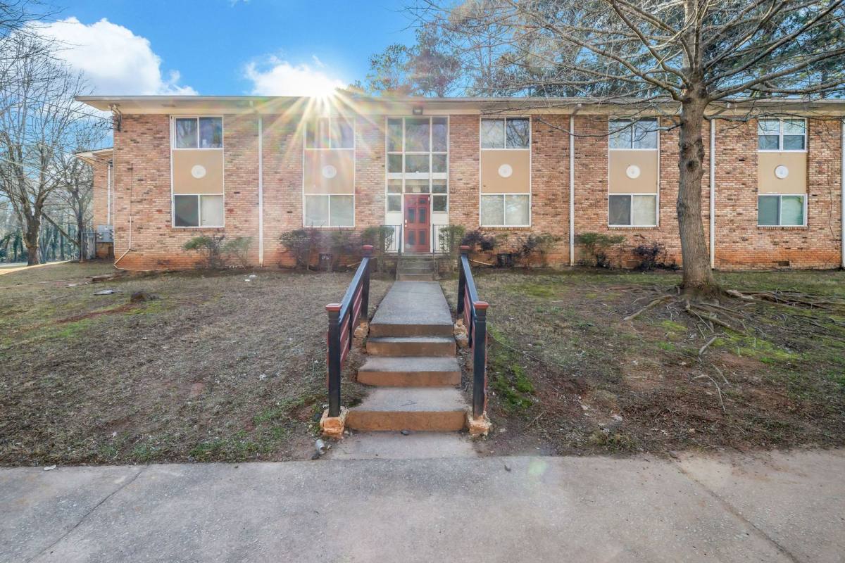 Apartment for rent at 1621 Line Circle, Decatur, GA 30032