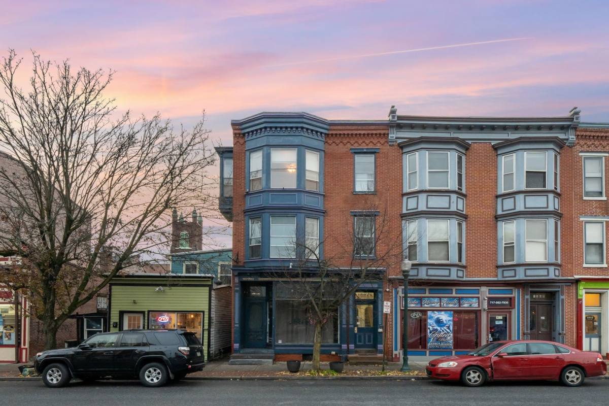 Apartment for rent at 1006 N 3rd St, Harrisburg, PA 17102