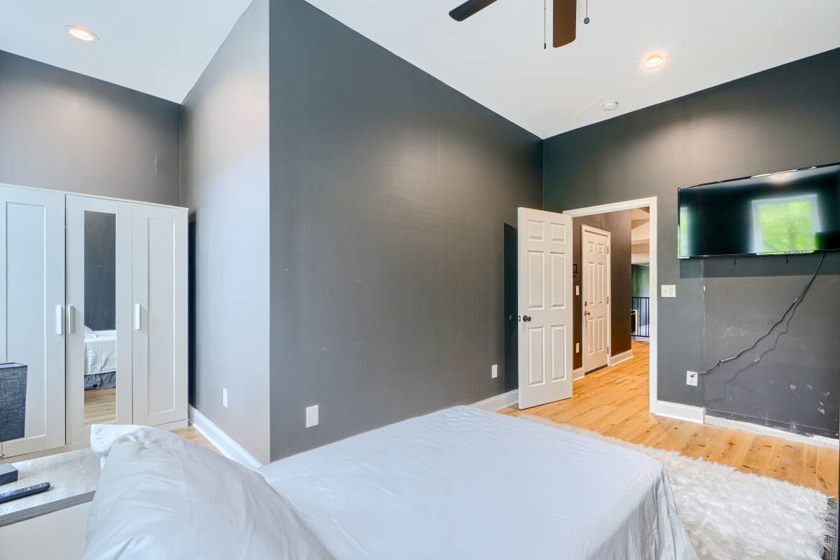 Apartment for rent at 613 N Carrollton Ave #B, Baltimore, MD 21217