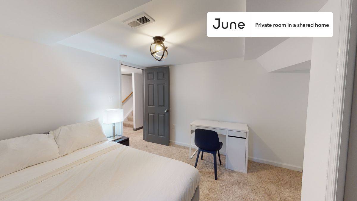 Apartment for rent at 1107 1 2 M St NW #BE, Washington, DC 20005