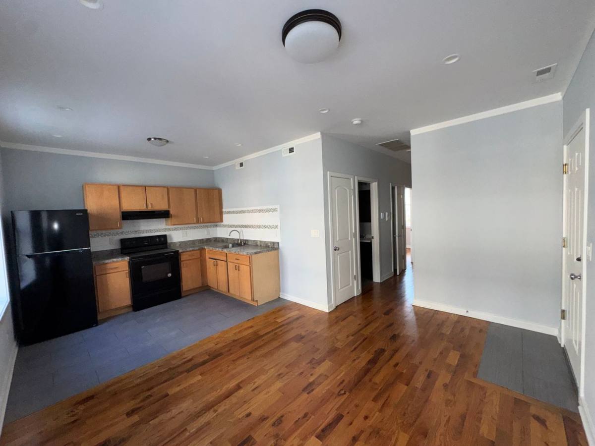 Apartment for rent at 4201 W Divison, Chicago, IL 60651