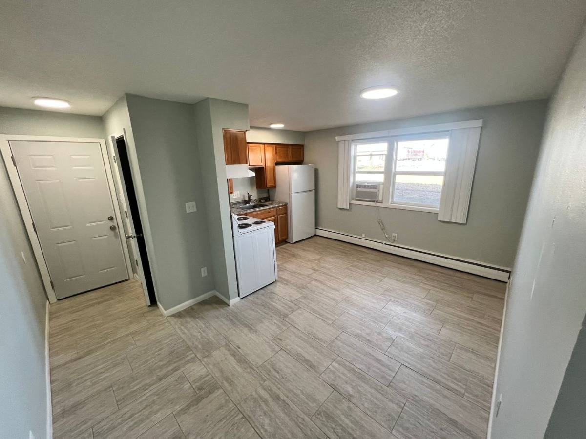 Apartment for rent at 3315 E 15th St, Des Moines, IA 50316