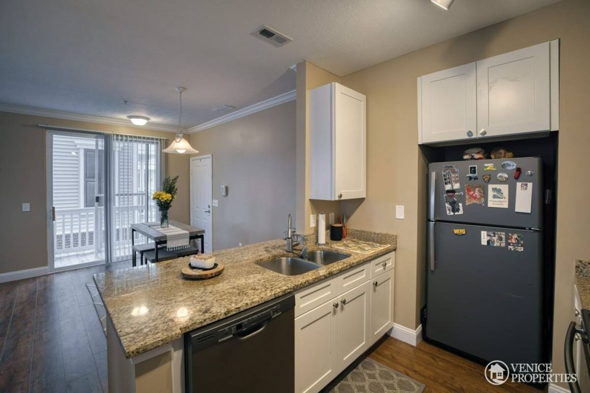 Apartment for rent at 1769 Drayton Court, Columbus, OH 43212