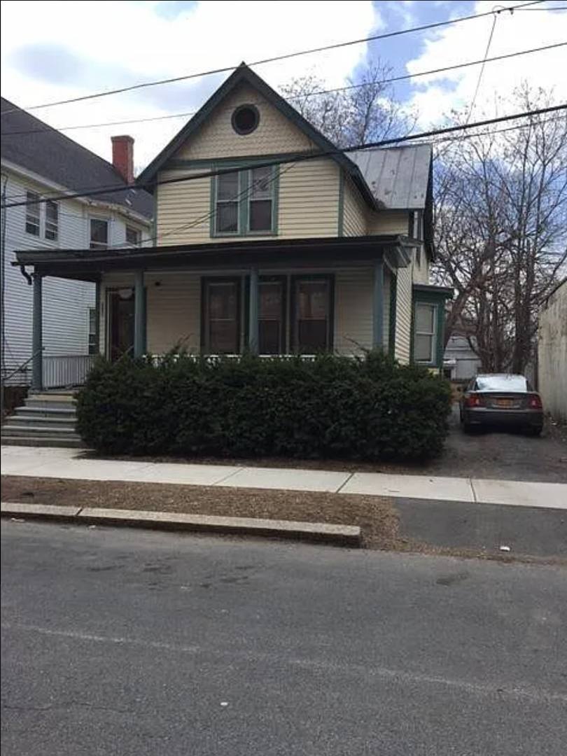 Apartment for rent at 482 Yates St, Albany, NY 12208