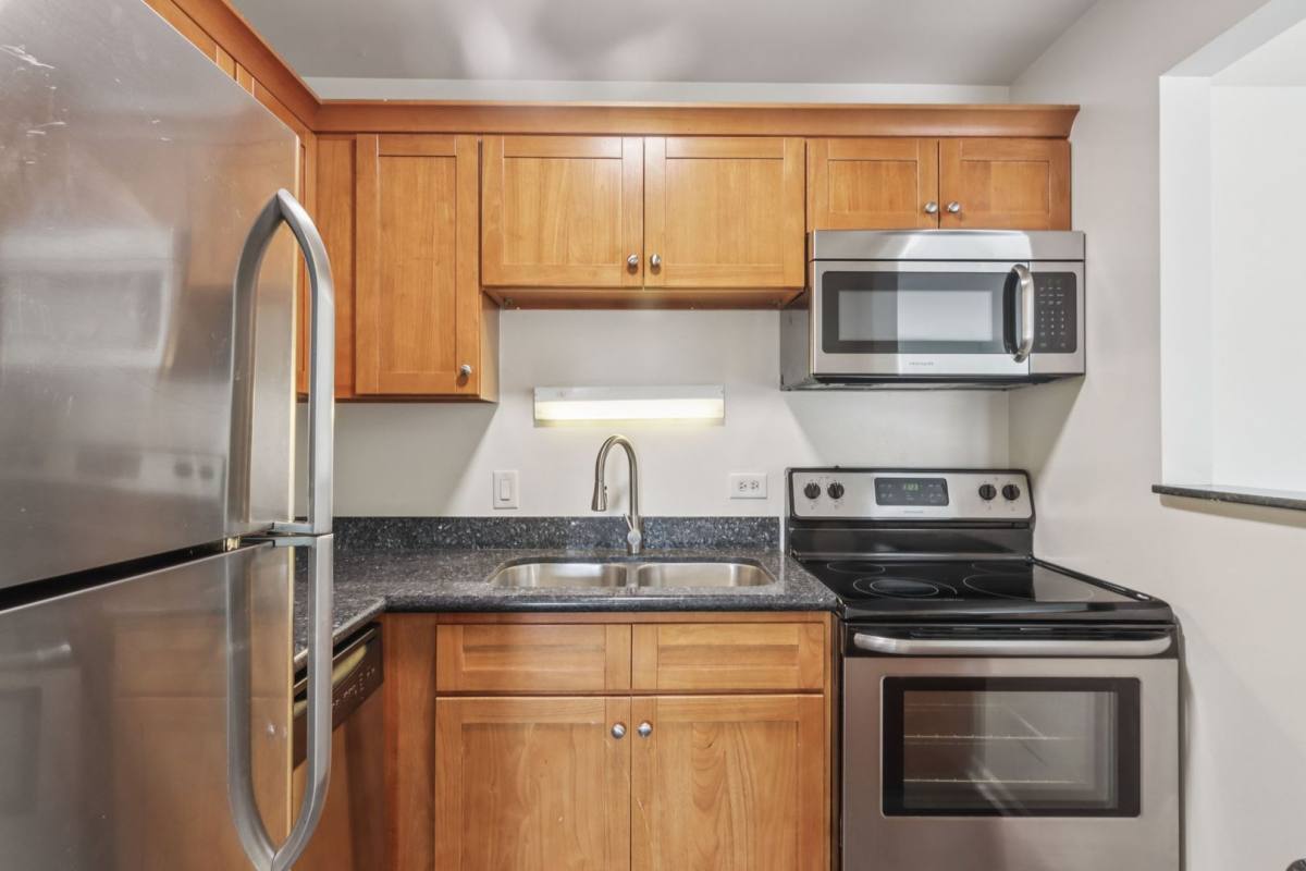 Apartment for rent at 906 Joliet Rd, La Grange, IL 60525