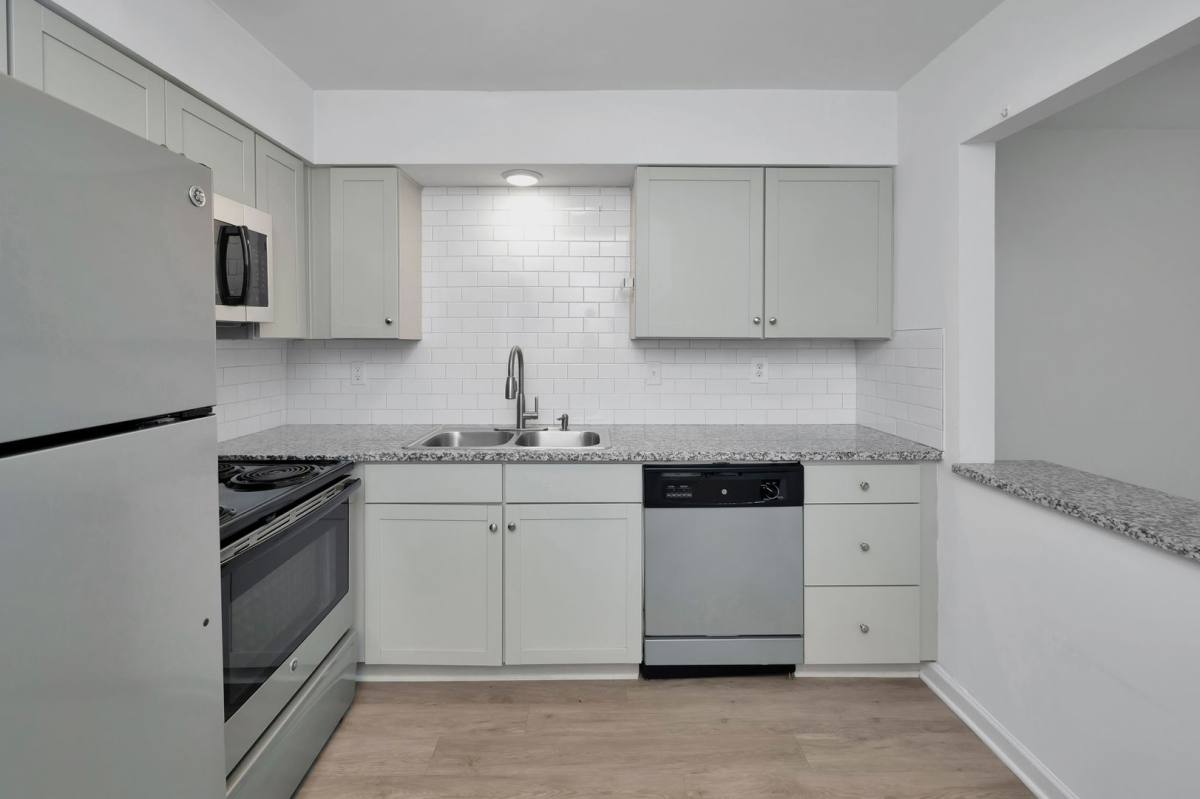 Apartment for rent at 1413 11th Place S, Birmingham, AL 35205