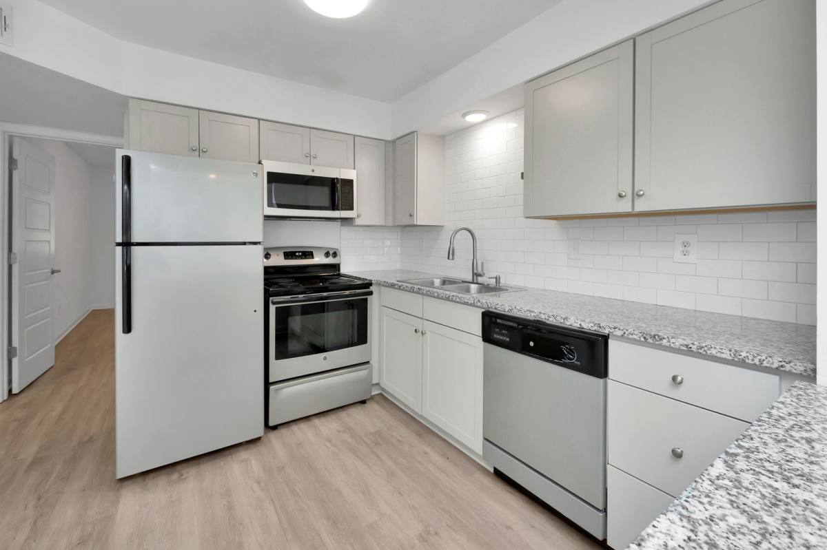 Apartment for rent at 1413 11th Place S, Birmingham, AL 35205