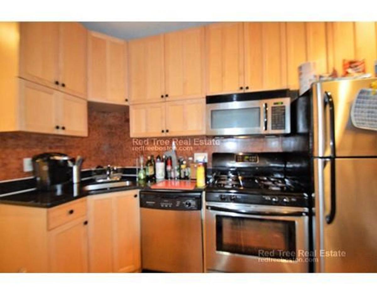Apartment for rent at 73 Thatcher St, Brookline, MA 02446