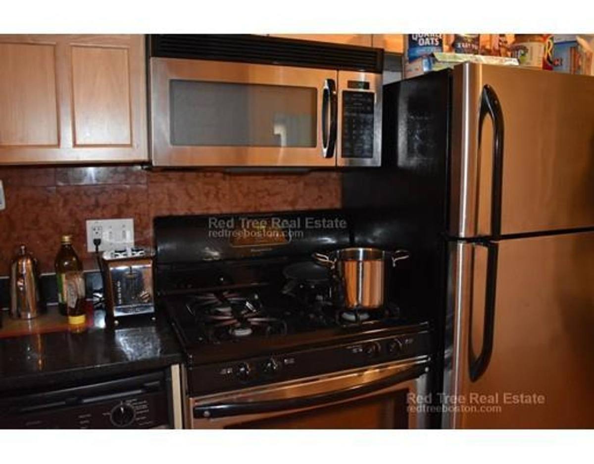 Apartment for rent at 73 Thatcher St, Brookline, MA 02446