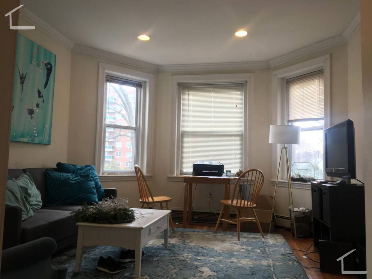 Apartment for rent at 73 Thatcher St, Brookline, MA 02446