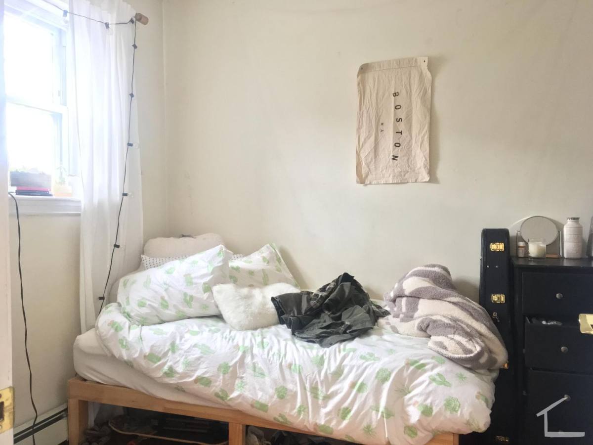 Apartment for rent at 73 Thatcher St, Brookline, MA 02446