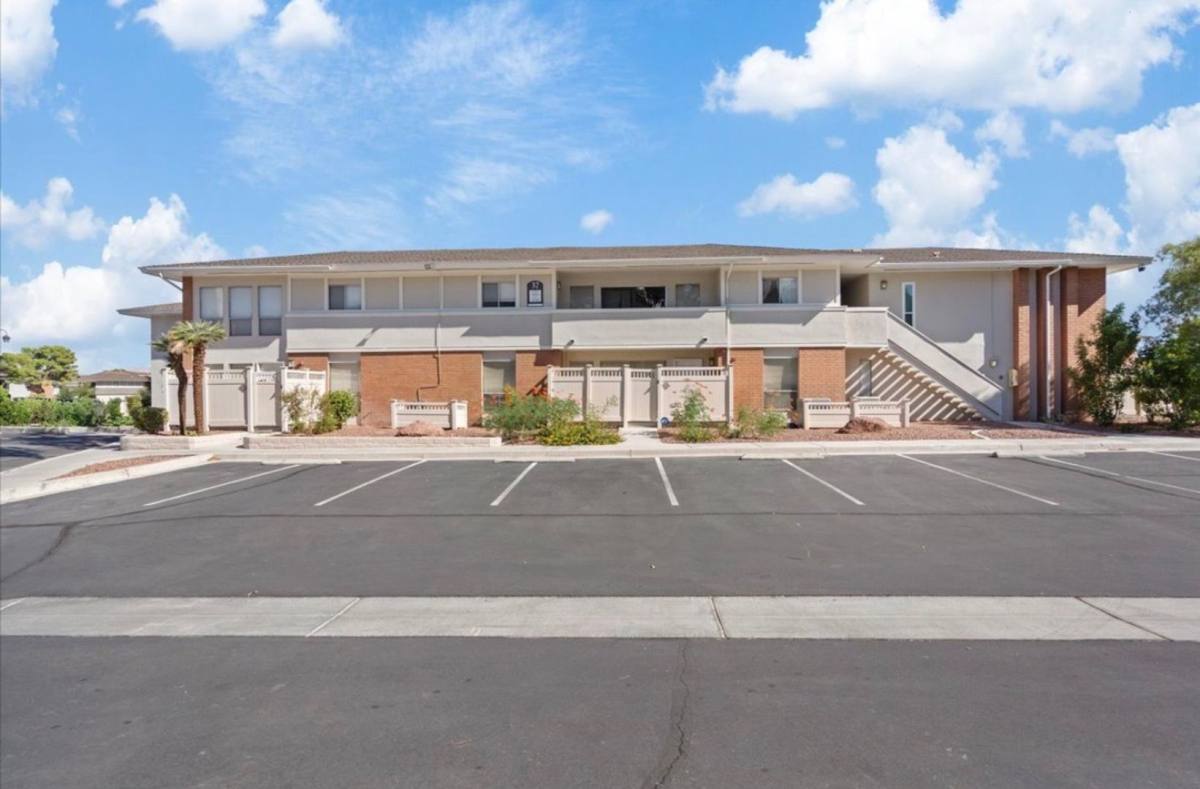 Condo for rent at 669 Oakmont Ave, Las Vegas, NV 89109