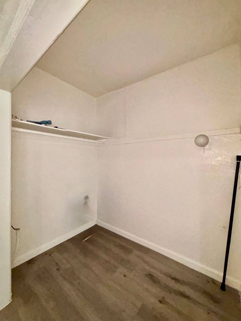 Apartment for rent at 138 S Westmoreland Ave, Los Angeles, CA 90004