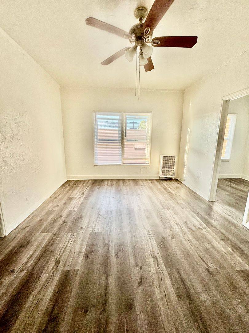 Apartment for rent at 138 S Westmoreland Ave, Los Angeles, CA 90004