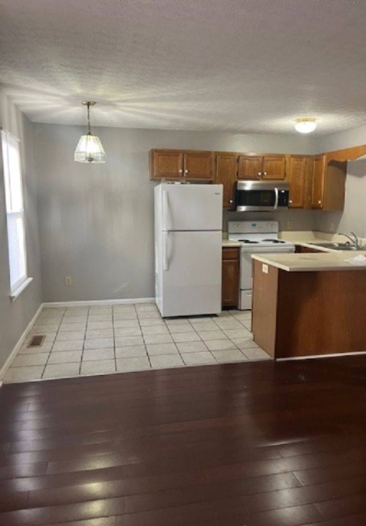Apartment for rent at 100 Amy Ave, Bowling Green, KY 42101
