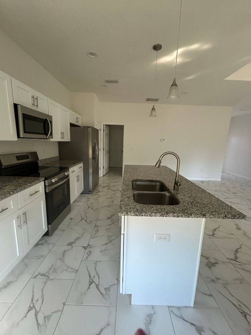 House for rent at 112 Merita Rd NW, Lake Placid, FL 33852