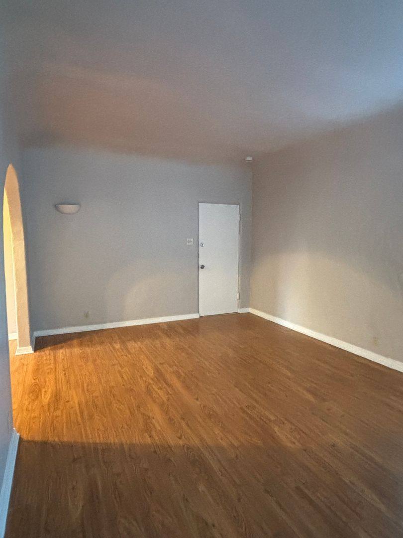 Apartment for rent at 31 Argonne, Long Beach, CA 90803