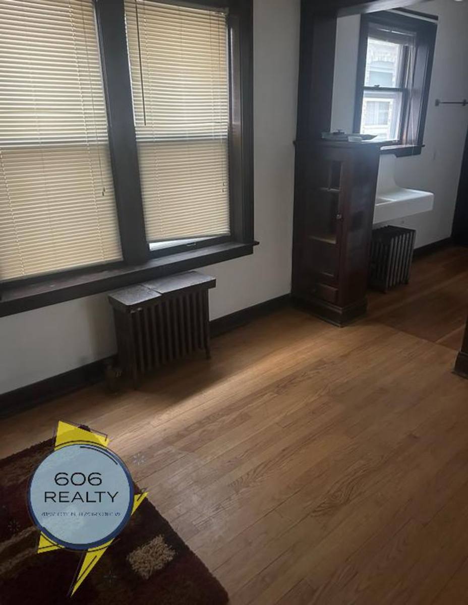 Apartment for rent at 1943 Wesley Ave, Berwyn, IL 60402